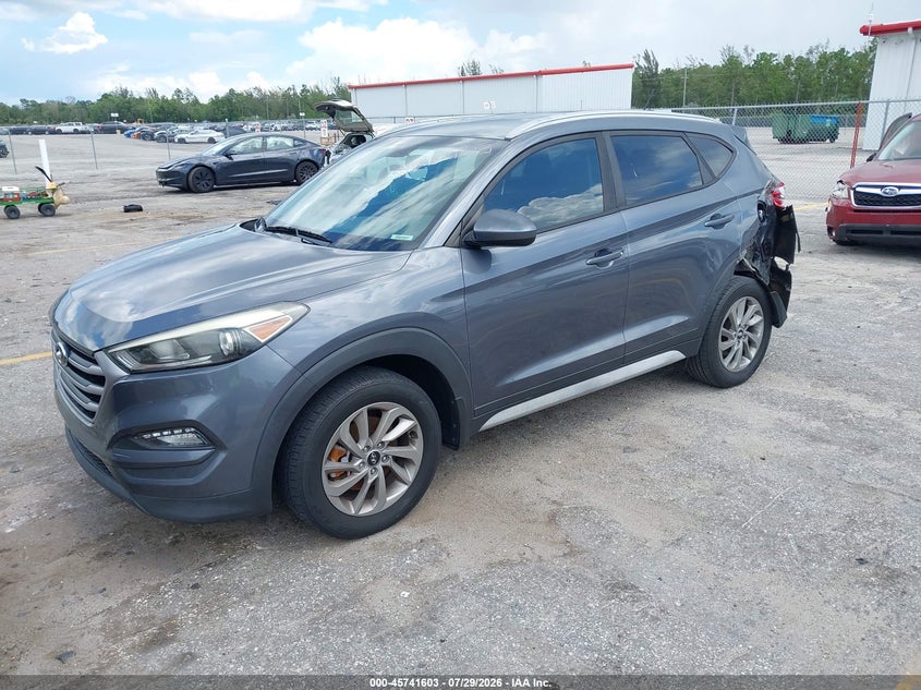 Vin: km8j33a4xhu413297, lot: 46240307, hyundai tucson se 20172