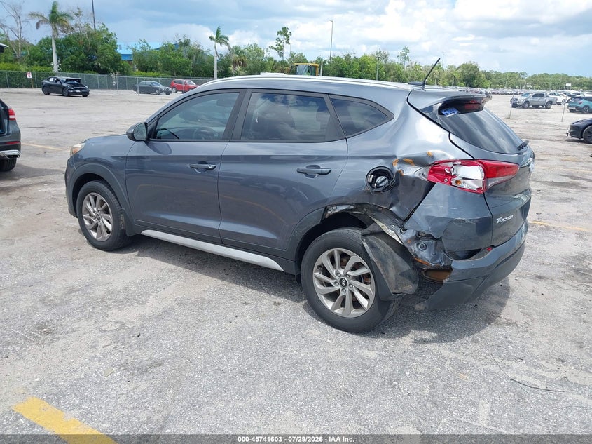 Vin: km8j33a4xhu413297, lot: 46240307, hyundai tucson se 20173