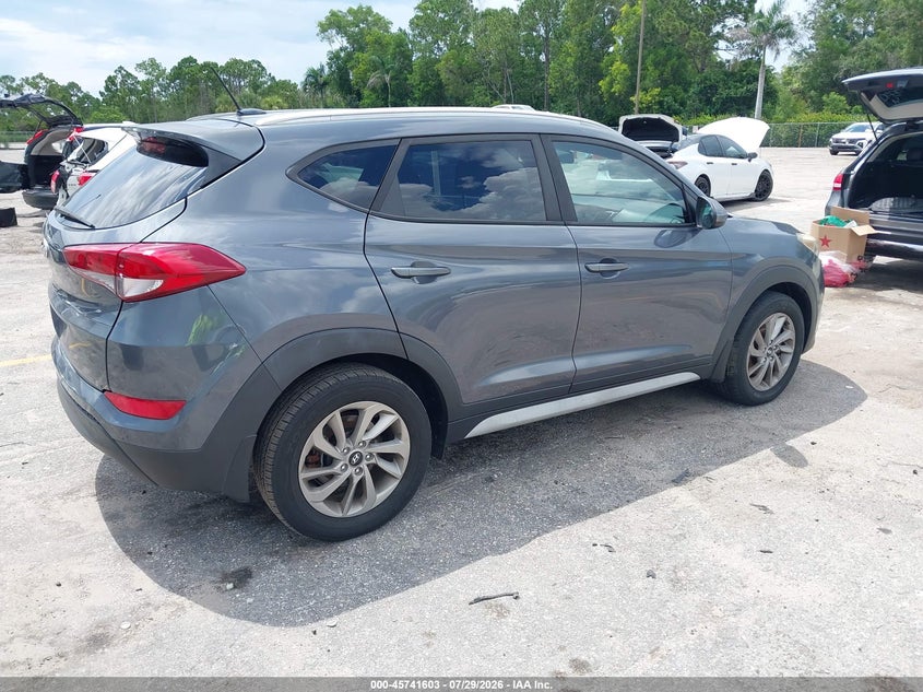 Vin: km8j33a4xhu413297, lot: 46240307, hyundai tucson se 20174