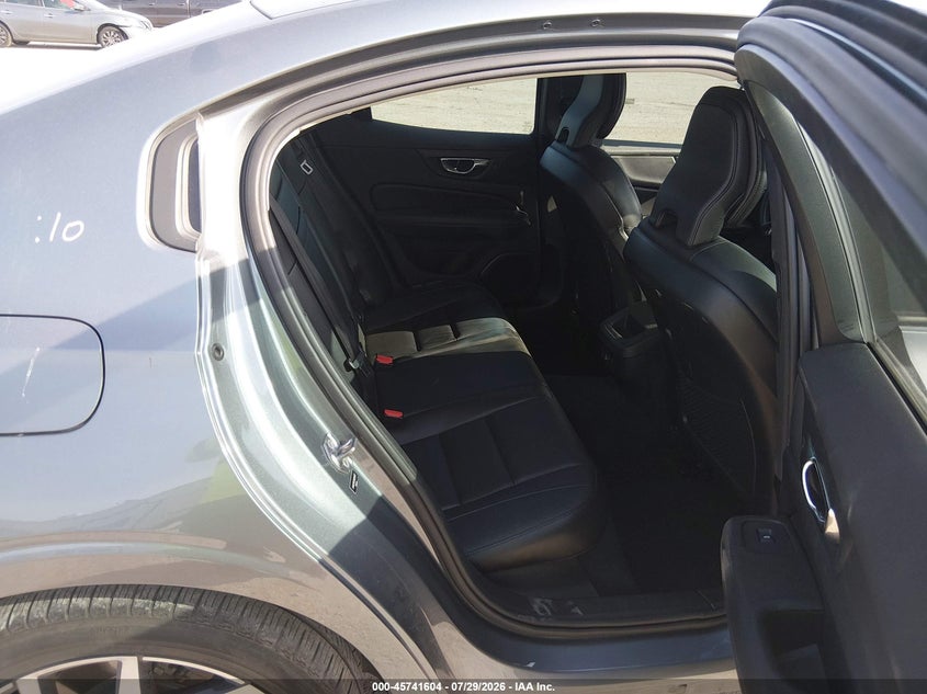 2019 VOLVO S60 auction photo 8