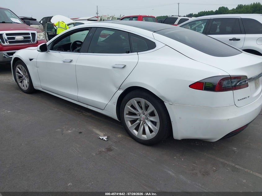 TESLA MODEL S - zdjęcie 3