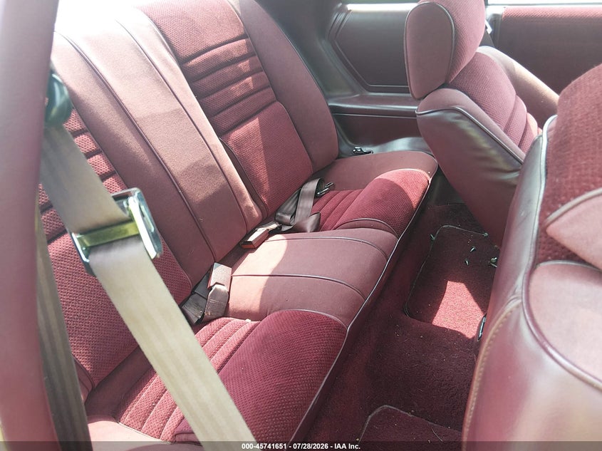 1989 CHRYSLER LEBARON auction photo 8