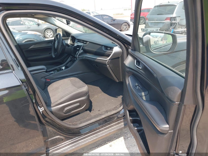2023 JEEP GRAND CHEROKEE L auction photo 5
