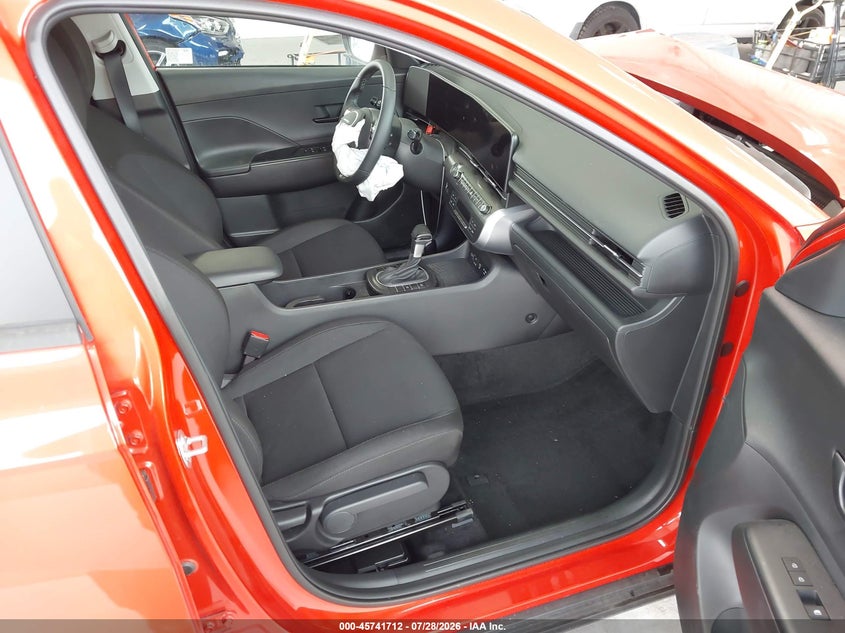 2025 HYUNDAI KONA auction photo 5
