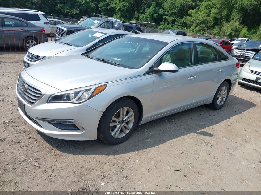 2015 HYUNDAI SONATA auction photo 2