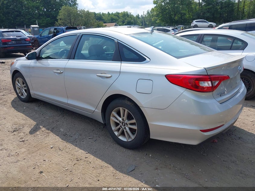 2015 HYUNDAI SONATA auction photo 3
