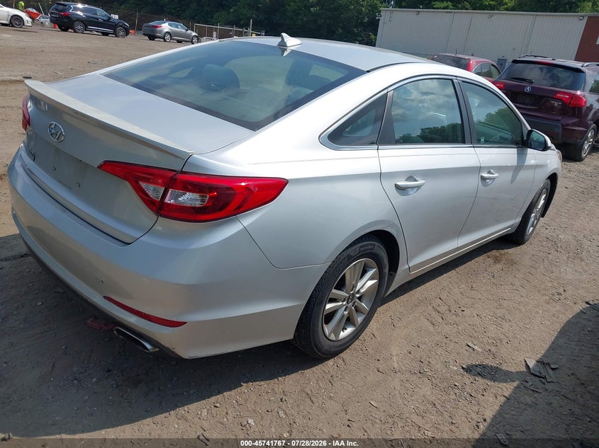 2015 HYUNDAI SONATA auction photo 4