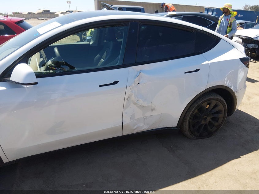 2021 TESLA MODEL Y auction photo 6