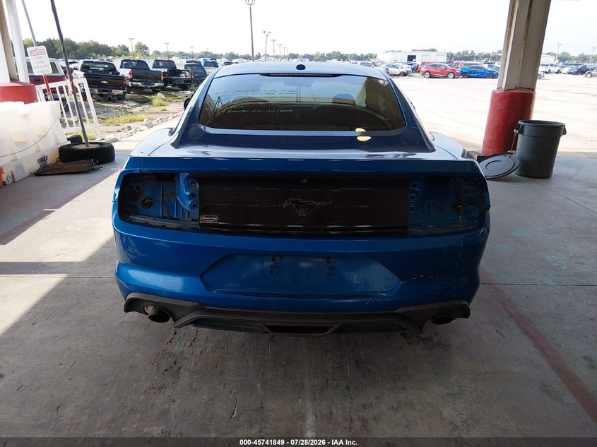 FORD MUSTANG - zdjęcie 17