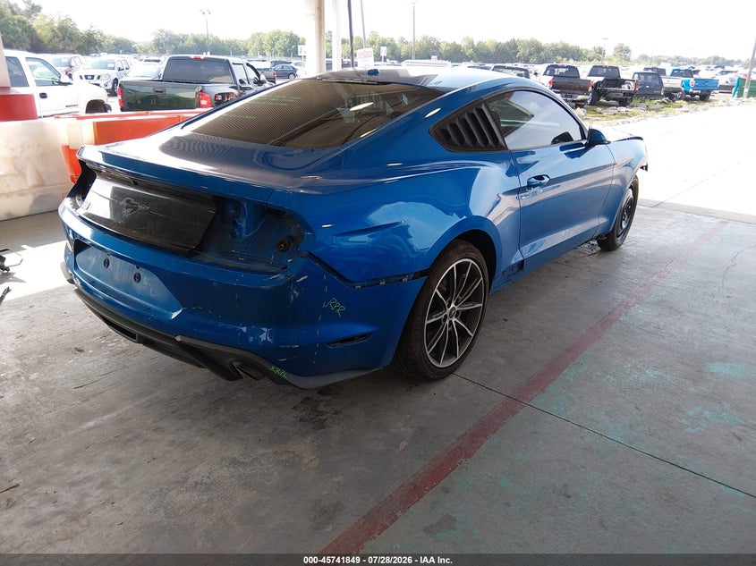 FORD MUSTANG - zdjęcie 4