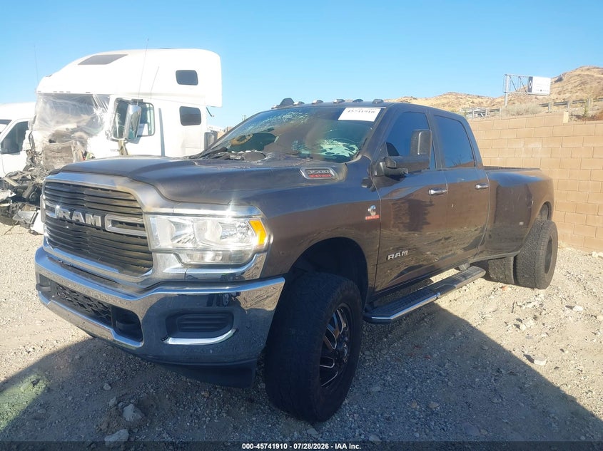 Vin: 3c63rrhlxkg621922, lot: 46240615, ram 3500 big horn  4x4 8' box 20192