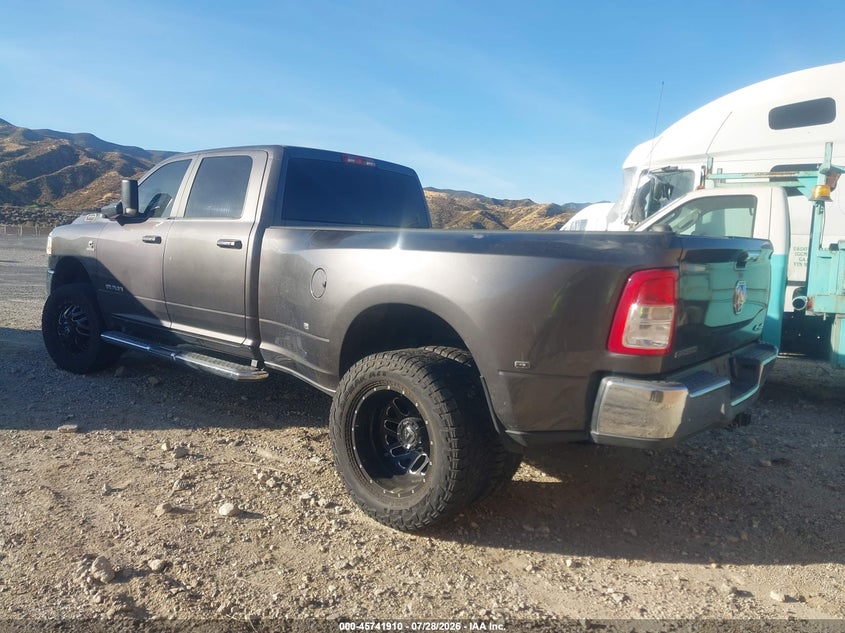 Vin: 3c63rrhlxkg621922, lot: 46240615, ram 3500 big horn  4x4 8' box 20193