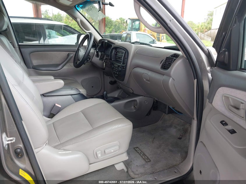 2003 TOYOTA SEQUOIA auction photo 5