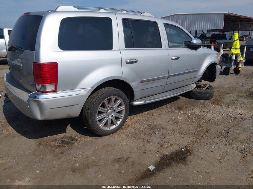 2008 CHRYSLER ASPEN auction photo 4