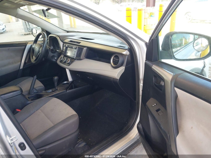 2015 TOYOTA RAV4 auction photo 5