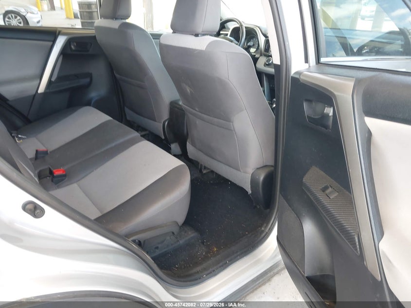 2015 TOYOTA RAV4 auction photo 8