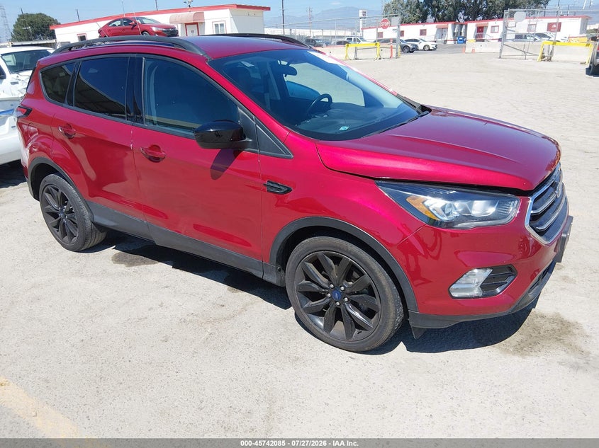 Vin: 1fmcu0gd9hud85228, lot: 46240789, ford escape se 2017 img_1