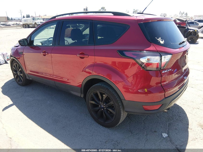 Vin: 1fmcu0gd9hud85228, lot: 46240789, ford escape se 20173
