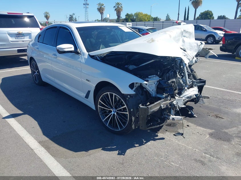 2022 BMW 530e, aukciono nuotrauka 1