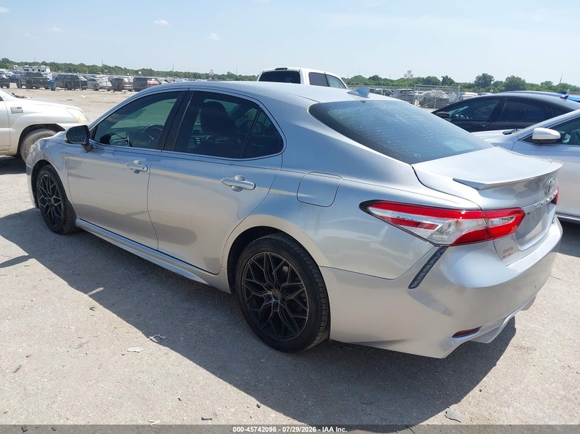 Vin: 4t1g11ak7lu349229, lot: 46240801, toyota camry se 20203