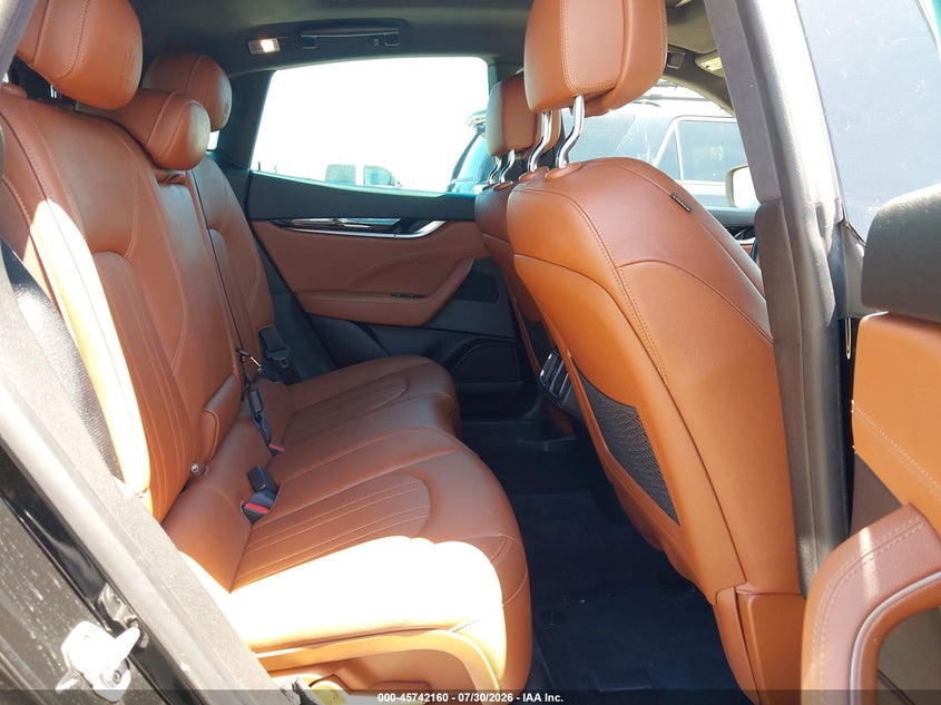 2018 MASERATI LEVANTE auction photo 8