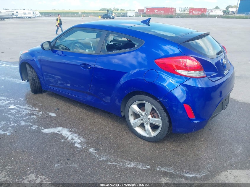 Vin: kmhtc6ad8cu063798, lot: 46240866, hyundai veloster base w/black 20123