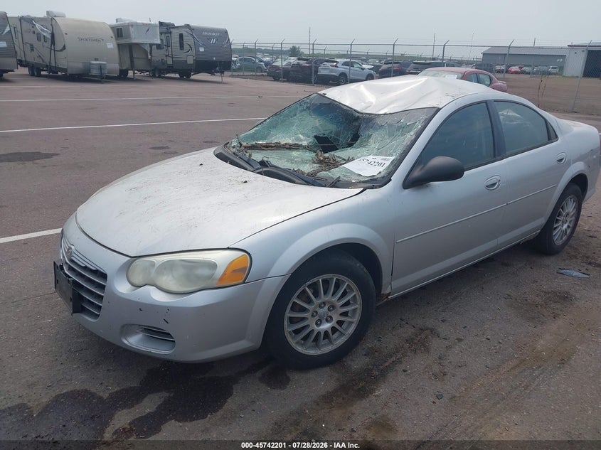 2004 CHRYSLER SEBRING auction photo 2