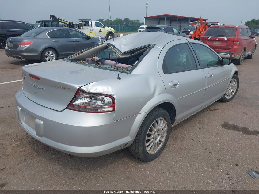 2004 CHRYSLER SEBRING auction photo 4