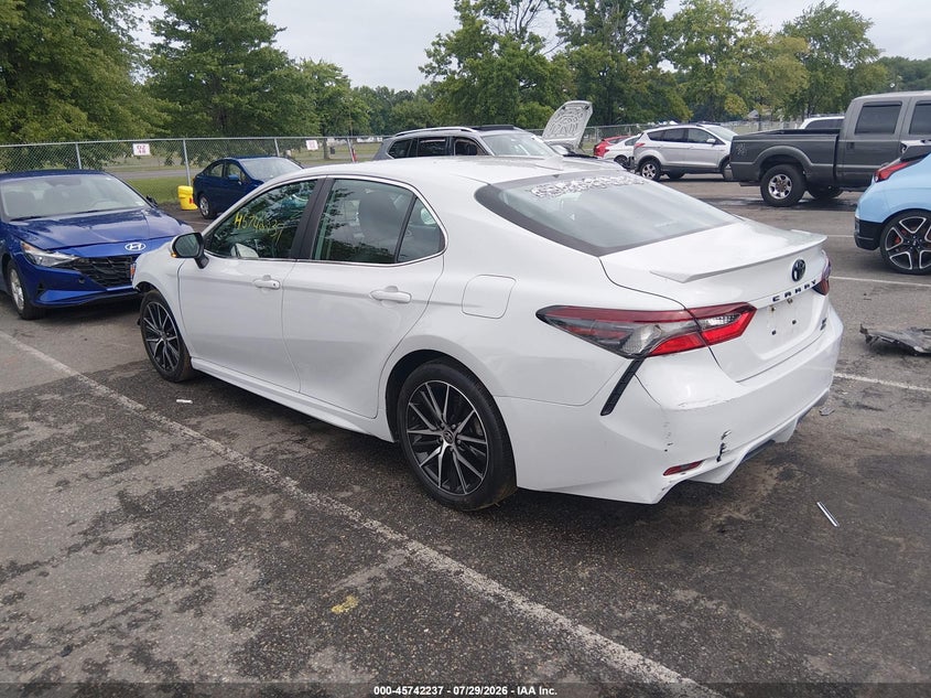 Vin: 4t1t11bk2pu097439, lot: 46240941, toyota camry se awd 20233
