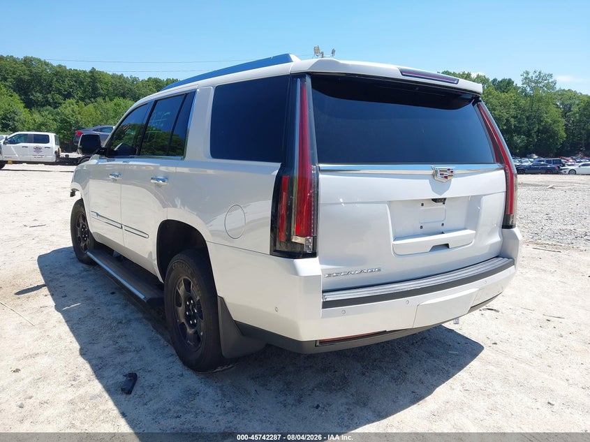 2017 CADILLAC ESCALADE auction photo 3
