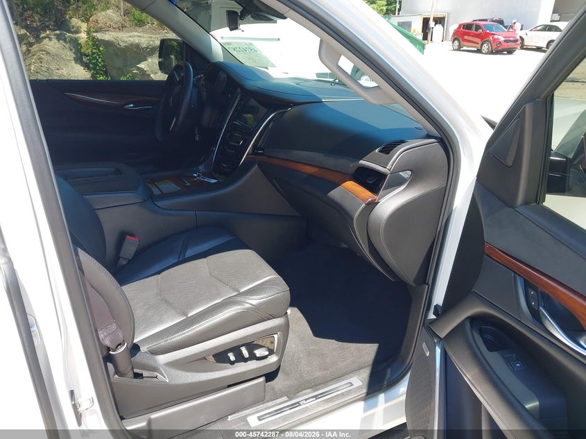 2017 CADILLAC ESCALADE auction photo 5