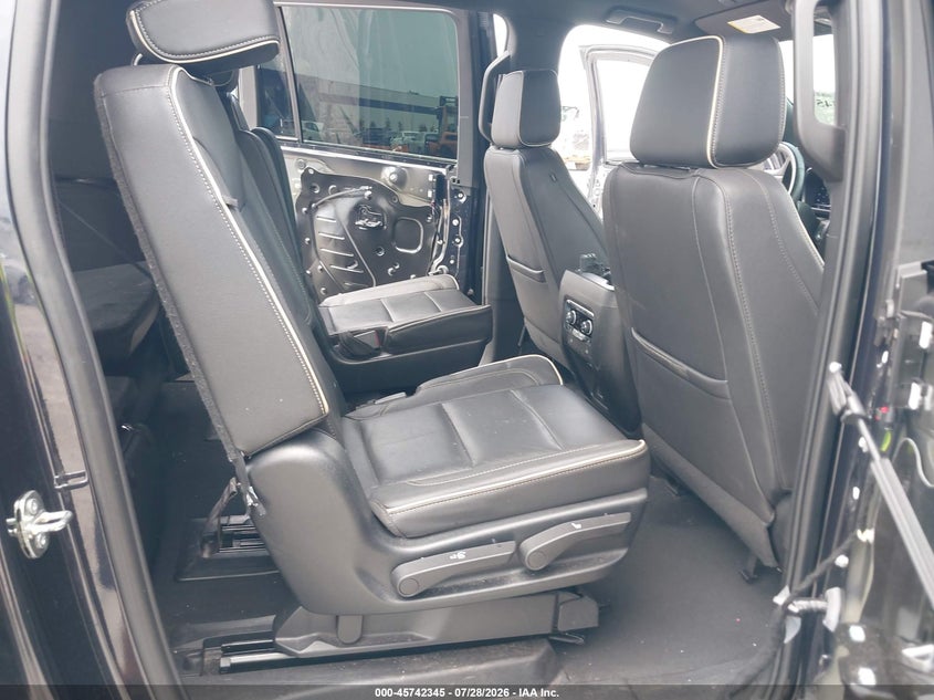 2023 CHEVROLET SUBURBAN auction photo 8