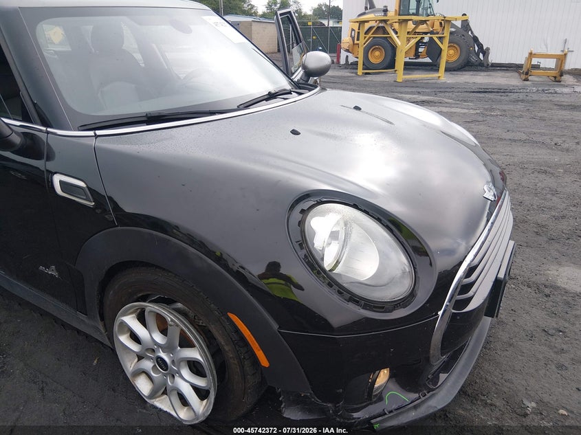 2017 MINI CLUBMAN auction photo 6