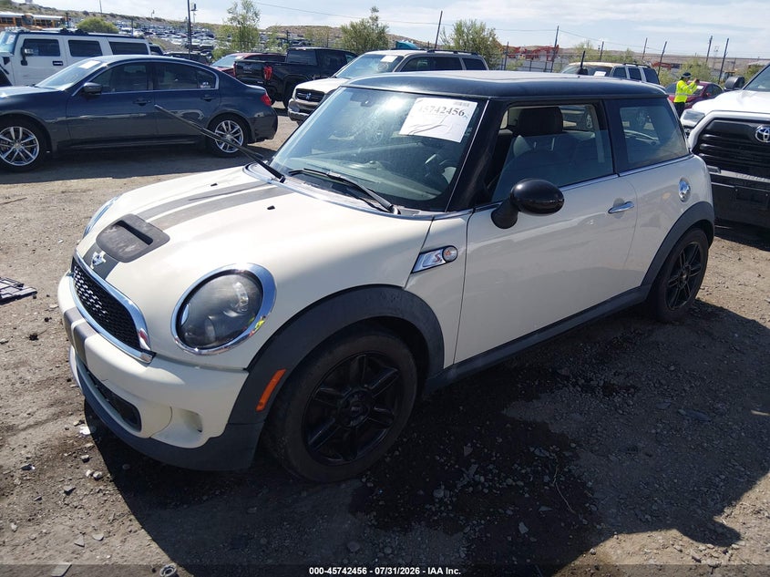 2013 MINI HARDTOP auction photo 2