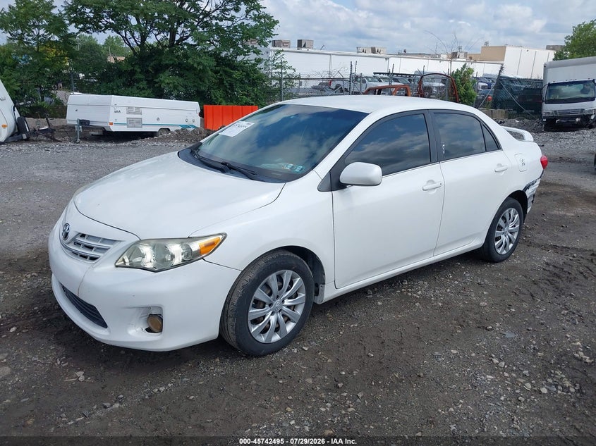Vin: 2t1bu4ee9dc946425, lot: 46241200, toyota corolla le 20132