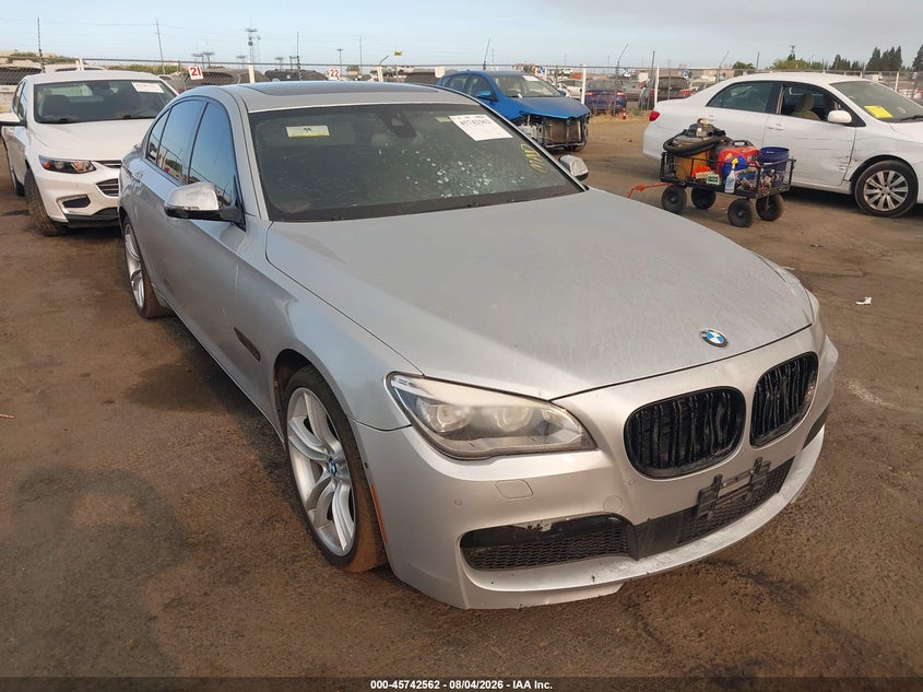 2015 BMW 750I — zdjęcie z aukcji