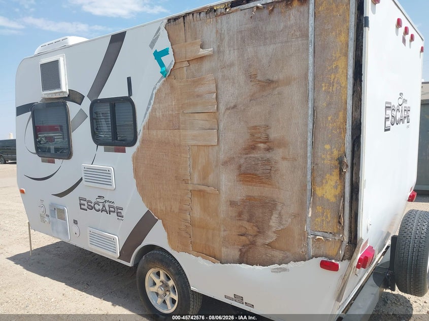 2012 SPREE ESCAPE 15' BUMPER PULL TRAVEL TRAILER auction photo 6