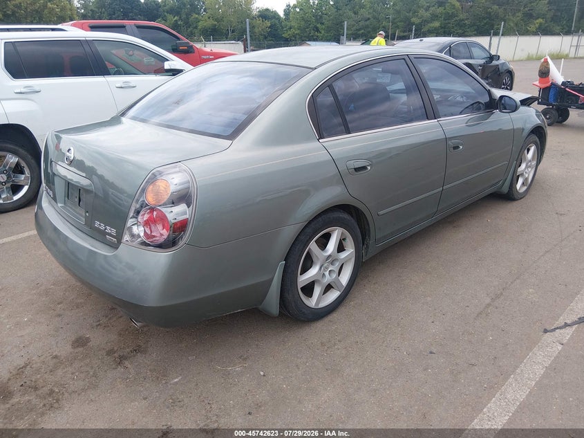 2002 NISSAN ALTIMA auction photo 4
