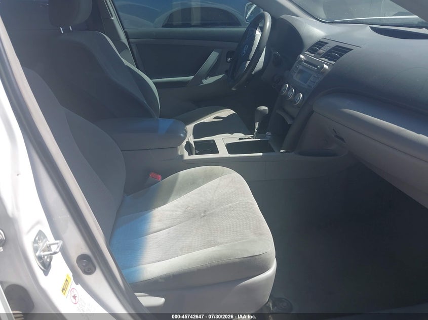 2011 TOYOTA CAMRY auction photo 5