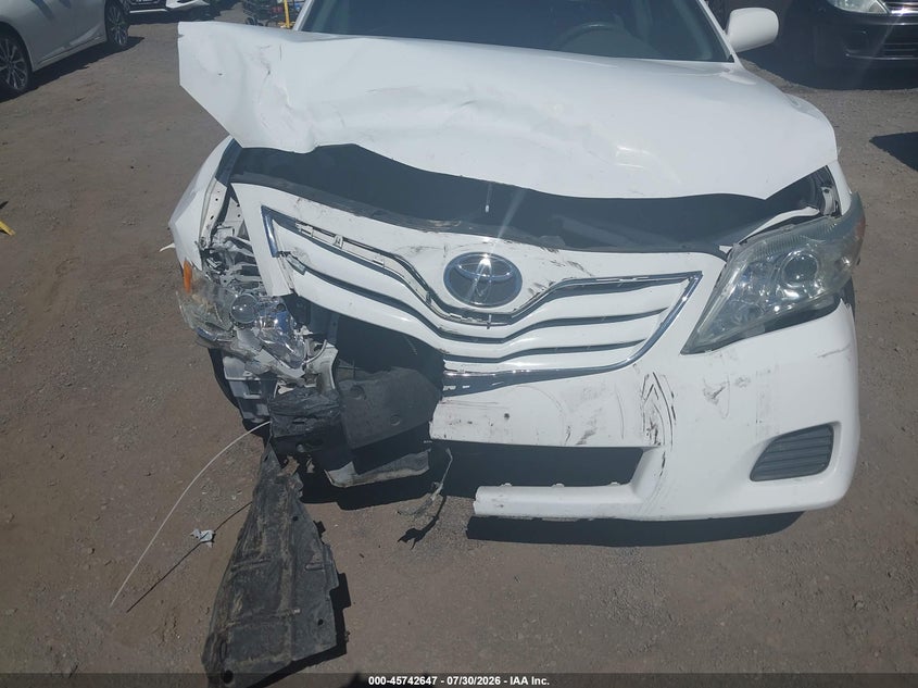 2011 TOYOTA CAMRY auction photo 6