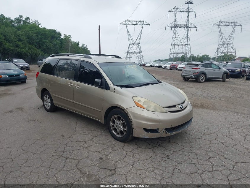 2007 TOYOTA SIENNA auction photo 1