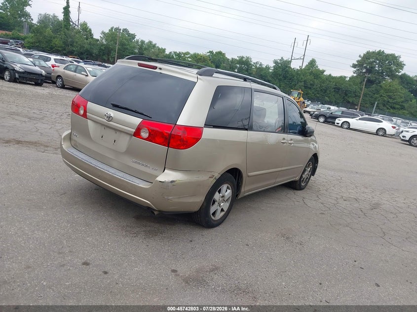 2007 TOYOTA SIENNA auction photo 4