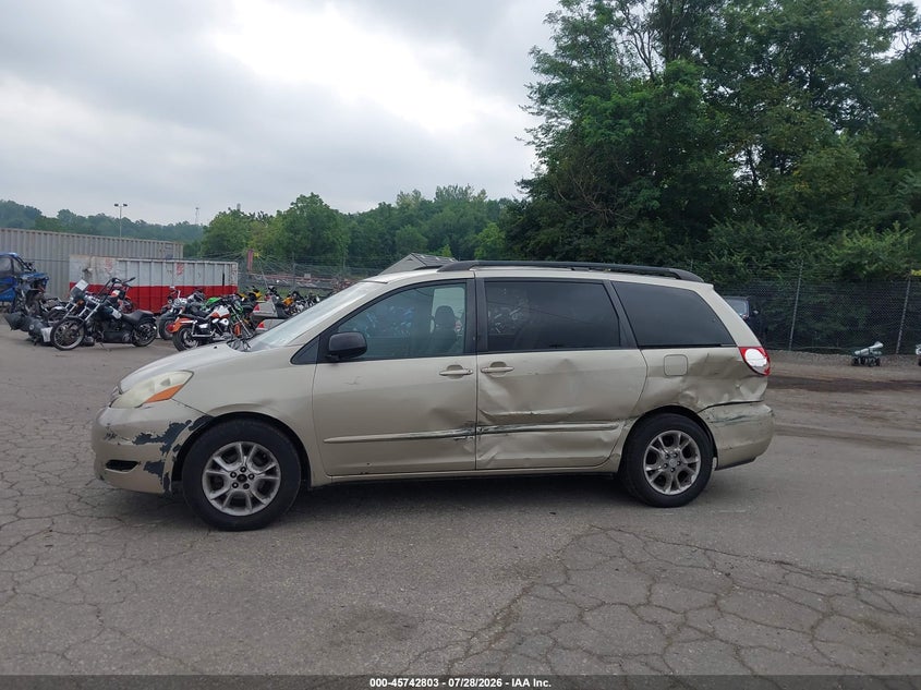 2007 TOYOTA SIENNA auction photo 6
