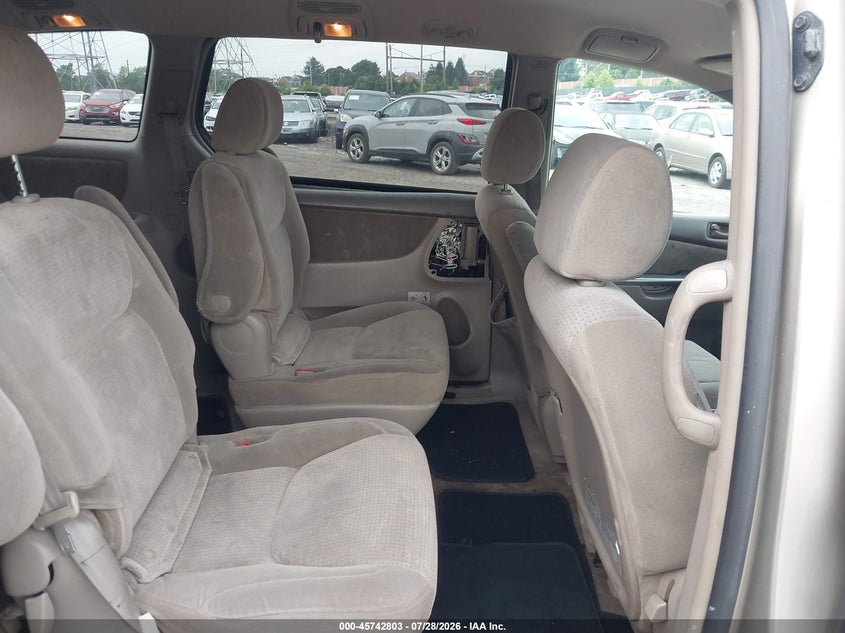 2007 TOYOTA SIENNA auction photo 8