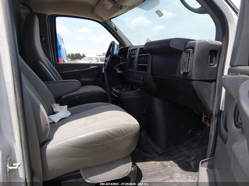 2011 CHEVROLET EXPRESS 1500 auction photo 5