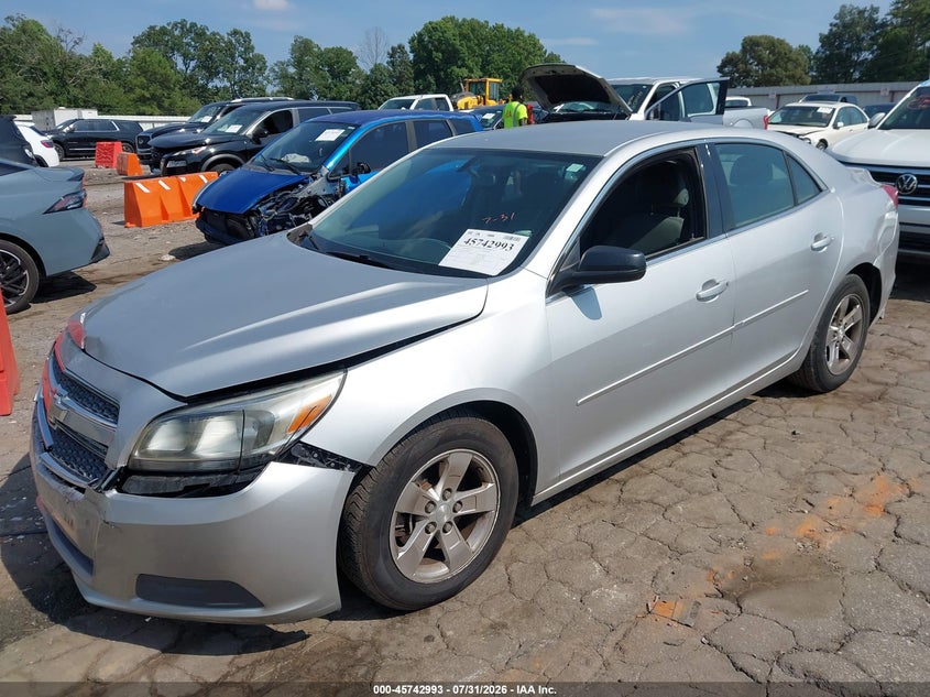 2013 CHEVROLET MALIBU auction photo 2