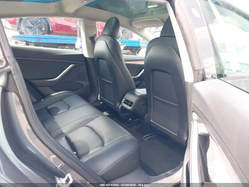 2022 TESLA MODEL 3 auction photo 8