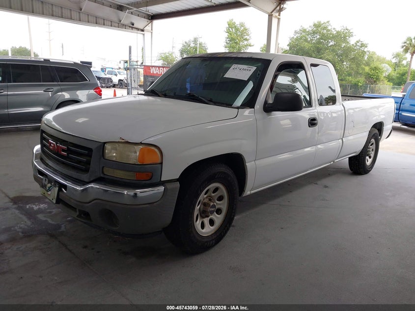 2005 GMC SIERRA 1500 auction photo 2