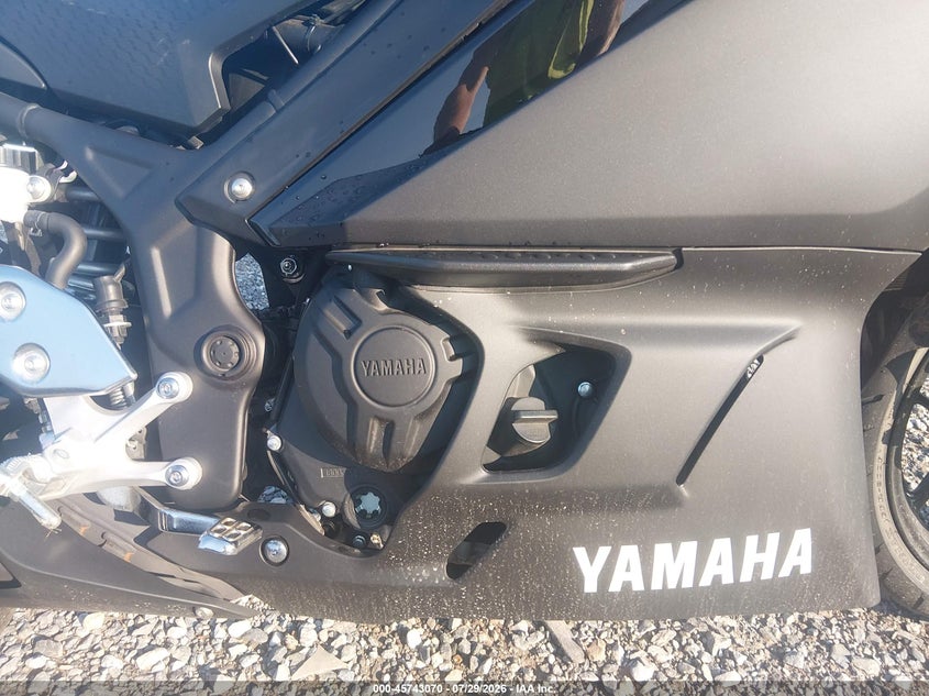2019 YAMAHA YZFR3 auction photo 8