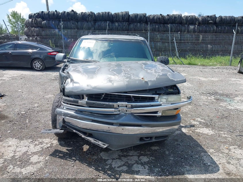 2001 CHEVROLET SUBURBAN 1500 auction photo 6